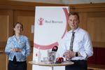 Justitsminister Nick Hækkerup (S), generalsekretær i Red Barnet Johanne Schmidt-Nielsen og psykolog Per Frederiksen præsenterer et nyt udspil, der skal bekæmpe voksnes seksuelle krænkelser af børn, hos Red Barnet i København, Foto: Claus Bech/Ritzau Scanpix