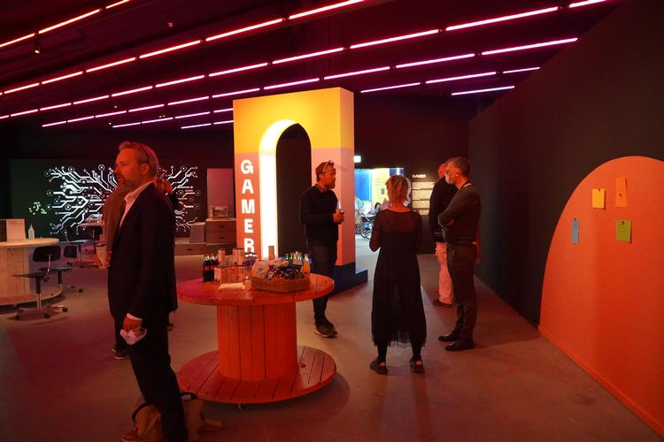 Den lysende dør ind til udstillingen er en god start, men derfra går det totalt ned ad bakke. Foto: Danmarks Tekniske Museum