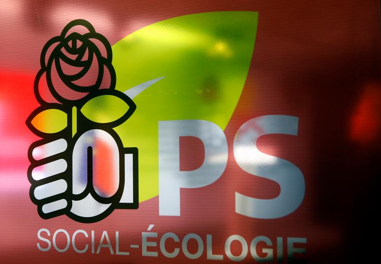     De franske socialdemokraters røde rose er nu udstyret med et grønt blad. Men som andre steder i Europa er socialdemokraterne under pres fra De Grønne - og især fra indvandrerfjendtlige partier. Foto Kamil Zihnioglu