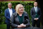 Klimaordfører Mona Juul (K) kan lige som kollegaen Tommy Ahlers (V) ikke lide den klimaaftale, regeringen og støttepartierne har indgået om et 2025-mål. Men de er enige i, at udledningerne mindst skal halveres i forhold til 1990. Foto: Jens Dresling/POLFOTO