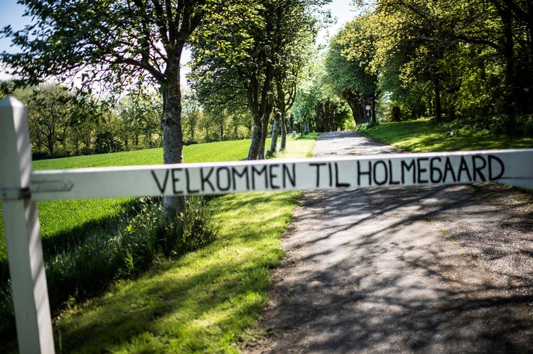 Asylcenter Holmegaard er med ét blevet et af landets mest omtalte bygninger. Foto: Tim Kildeborg Jensen/Ritzau Scanpix
