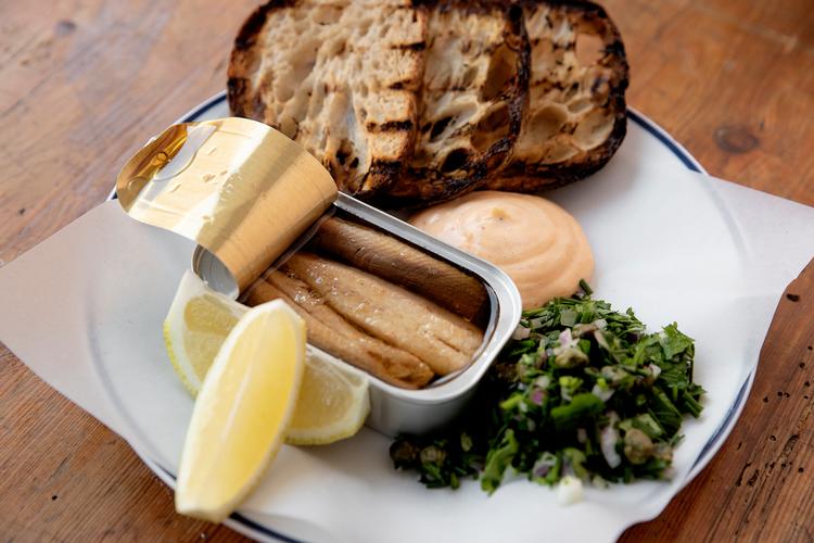   Det forlyder, at Brahms slikkede olien fra datidens sardindåser. Nu er det hele blevet mere avanceret. Foto: Peter Hove Olesen/POLFOTO