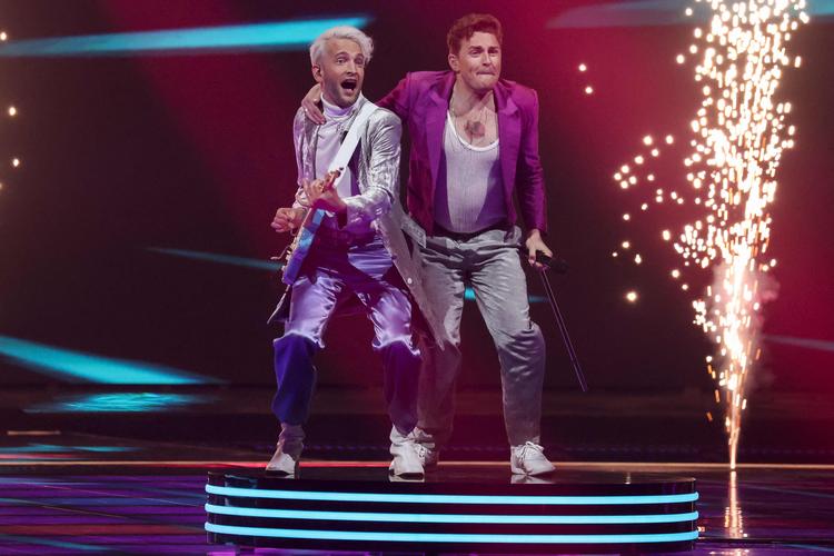 Fyr Og Flamme spillede som de sidste i torsdagens semifinale. Flere optrædener bliver det dog ikke til ved Eurovision, for Laurits Emanuel og Jesper Groth gik ikke videre til lørdagens finale. Foto: Kenzo Tribouillard/Ritzau Scanpix