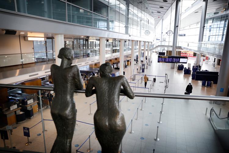 Københavns Lufthavn er stadig tom for passagerer, og mange fyrede ansatte venter stadig på at komme tilbage i job. Arkivfoto. Foto: Jens Dresling/POLFOTO