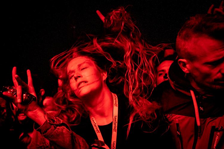 Festivalgæster under en koncert med Baest på Roskilde Festival i 2019. Arkivfoto Jens Hartmann Schmidt