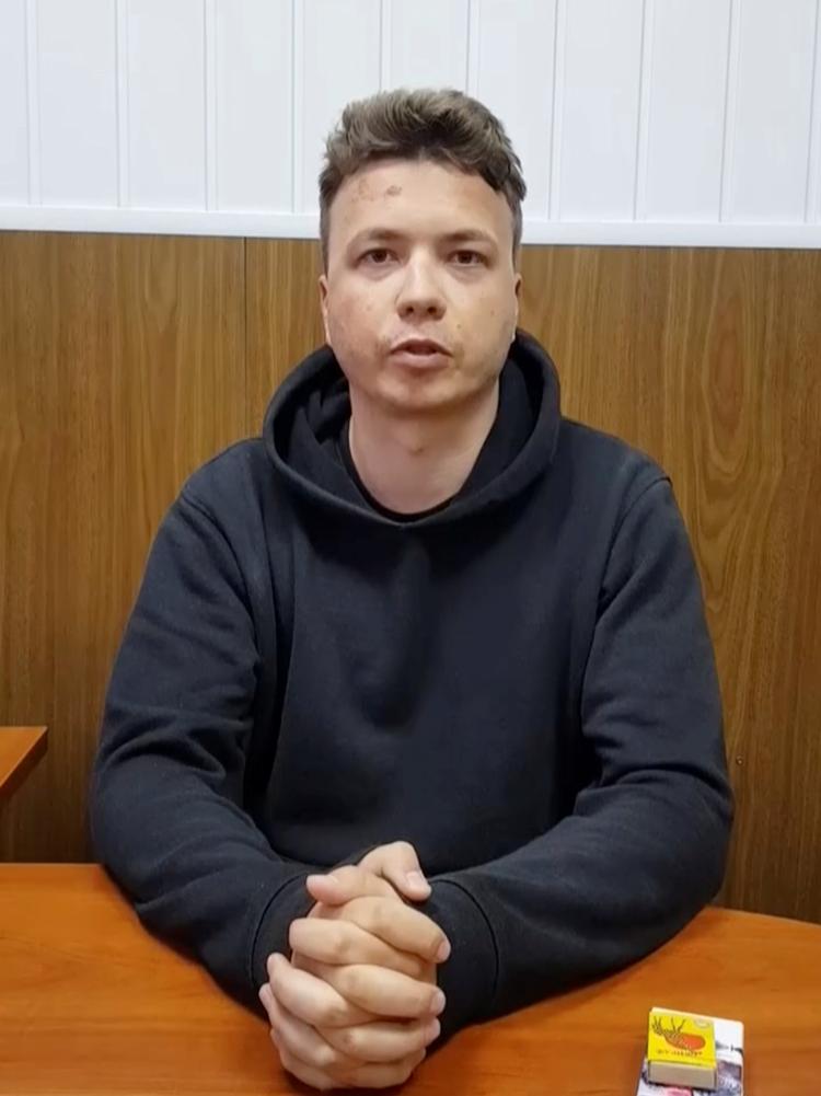 Den hviderussiske blogger Roman Protasevitj blev arresteret og vist frem på tv.  Foto: Reuters Tv/Ritzau Scanpix