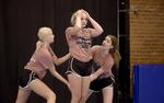 Stunts er en stor del af cheerleading, men Lotus kæmper med at finde modet til en baglæns flick. Foto: Anton Bestle