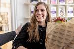 Stine Pilgaard modtog De Gyldne Laurbær onsdag og blev overrasket med prisen på sit forlag Gutkind.  Foto: Miriam Dalsgaard/POLFOTO