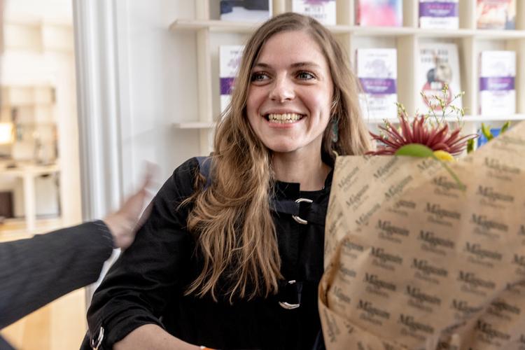 Stine Pilgaard modtog De Gyldne Laurbær onsdag og blev overrasket med prisen på sit forlag Gutkind.  Foto: Miriam Dalsgaard/POLFOTO