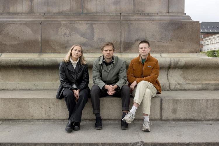 I begyndelsen var de otte aktivister, der sultestrejkede, men en måtte stoppe, da han blev syg. Foto: Miriam Dalsgaard/POLFOTO