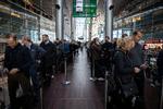 Vi måtte grave lidt i arkiverne for at finde et billede, der viser de menneskemængder i Københavns Lufthavn, som var sædvanligt før pandemien. Her er vi tilbage til dagene for en SAS-strejke i 2018. Foto: Jens Hartmann Schmidt/POLFOTO