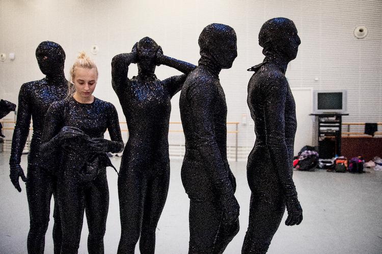 »I et kunstnerisk miljø betyder det rigtig meget, at man er koblet tæt på aftagermiljøet. Og der er et stærkt internationalt dansemiljø i København, som de studerende nyder godt af at være en del af«, siger rektor på Scenekunstskolen Mads Thygesen. Arkivfoto Jacob Ehrbahn