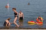 Endelig er sommervejret  på vej herhjemme, og så det er tid til at tage til stranden. Foto: Emma Sejersen/POLFOTO