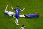 Kevin De Bruyne (tv.) og Antonio Rüdiger bragede sammen, hvilket sendte belgieren ud af finalen. Foto: Susana Vera/Ritzau Scanpix