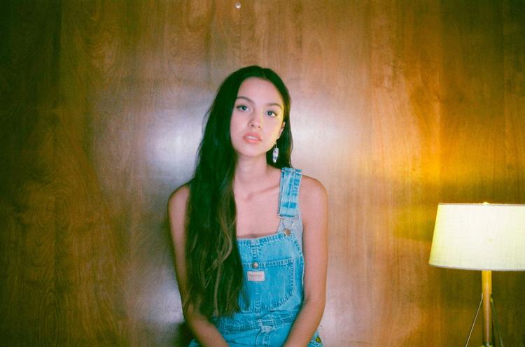 Olivia Rodrigo er den 18-årige stjerne, der står bag hittet ’Drivers License’. Hendes debutalbum, ’Sour’, er et overflødighedshorn af fængende bitre hjertesorgssange. Foto: Erica Hernandez