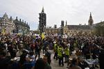 I London demonstrerede borgere imod coronarestriktionerne og vaccinationer. Foto: Ben Stansall/Ritzau Scanpix