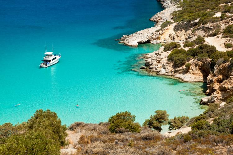 Grækenland har 1.586 strande med 'fremragende' badevand, mens 34 er kategoriseret som 'god'. Ingen af landets strande er i kategorierne 'nok' eller 'dårlig' (arkivfoto).  Foto: ellebo1/iStock/Getty Images