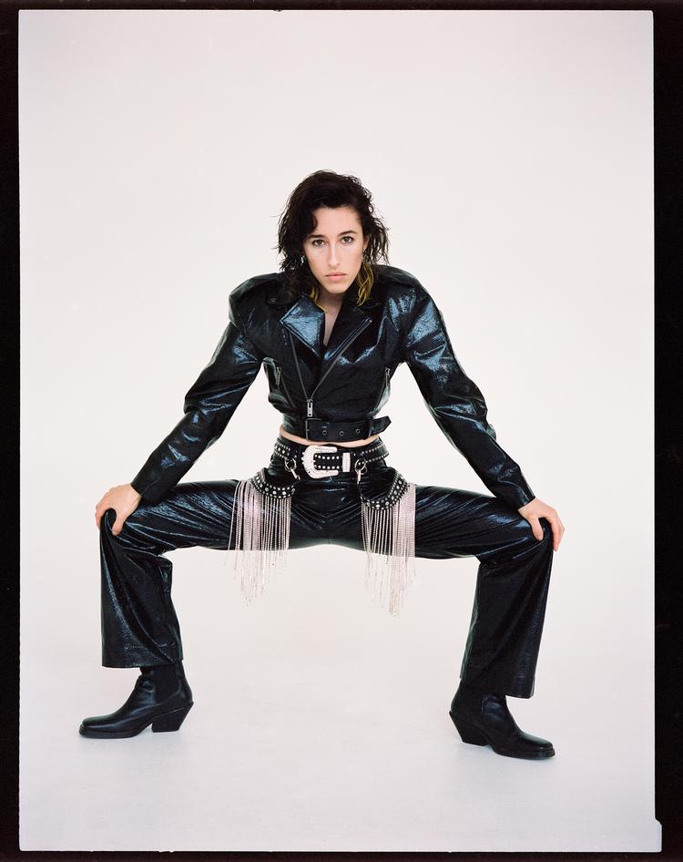 Pop møder fransk modemagasin. Drew Sycamore ligner et ikon som få i dansk pop. Foto: Petra Kleis