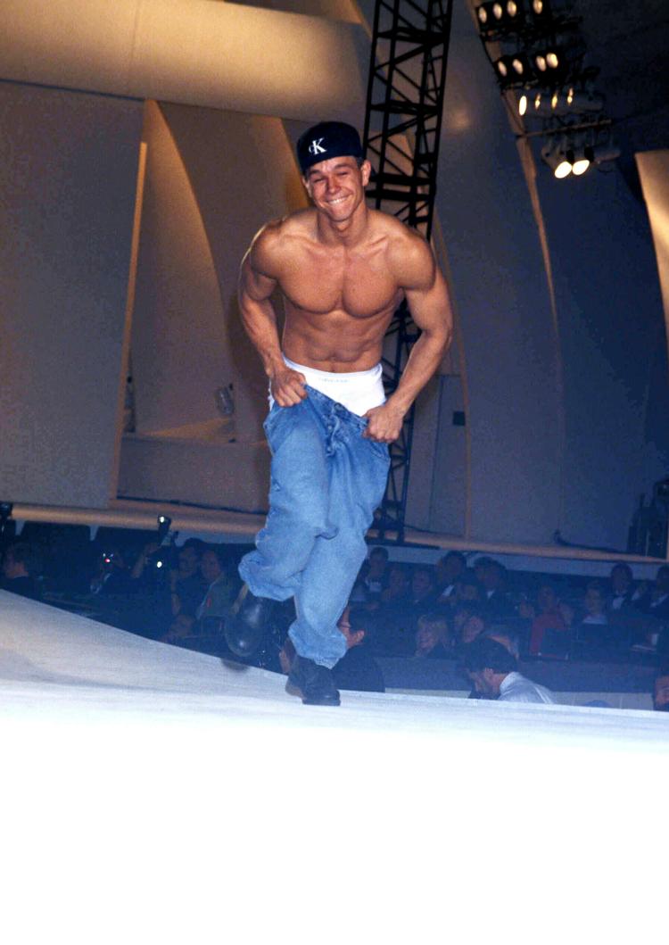 Mark Wahlberg ses her i sine unge år som Calvin Klein-model.   Foto: 2053763globe Photos/mediapunch/Ritzau Scanpix