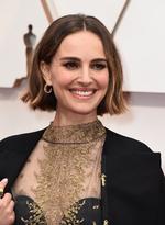 Israelsk fødte Natalie Portman er hun både skuespiller, producer og - i mindre omfang - instruktør.  Hun var både instruktør og medvirkende i 'A Tale of Love and Darkness', der havde premiere i 2015 og byggede på den israelske forfatter Amos Ozs erindringer.   Foto: Jordan Strauss/Ritzau Scanpix