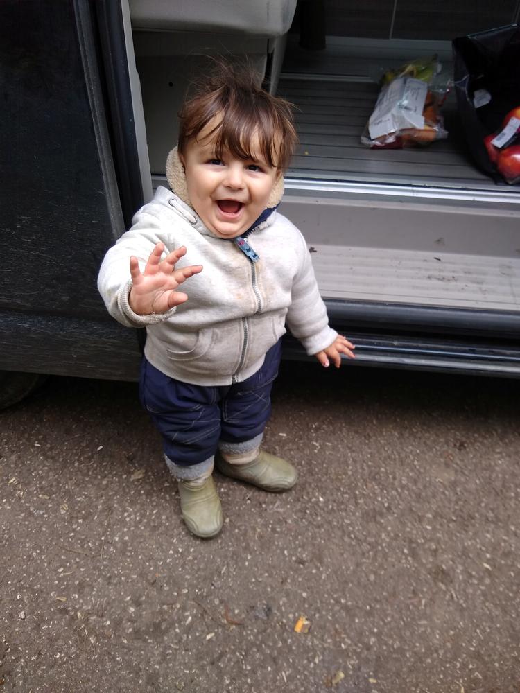 Sådan så Artin Irannezhad ud, da han forlod Dunkerque i Frankrig i oktober 2020.  Sammen med sine forældre druknede han i Den Engelske Kanal, men først nytårsdag skyllede han i land i Norge, og nu, seks måneder senere, er han officielt blevet identificeret. Foto: Bruno Libbrecht/allemaal Mensen/Ritzau Scanpix