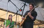 Kelley og Kim Deal ses her til en Breeders-koncert i Texas i 2018 – samme år, som de vendte tilbage med et nyt studiealbum efter 10 års pause. Arkivfoto Jack Plunkett/Ritzau Scanpix