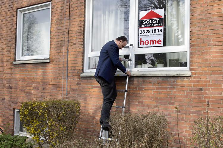 Ifølge Danmarks Statistik blev hver anden lejlighed i København solgt til førstegangskøbere sidste år. Foto: Finn Frandsen/POLFOTO