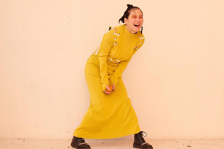 Michelle Zauner er forsanger i det amerikanske band Japanese Breakfast, og hun viser for første gang sin evne til at forføre og fortælle historier med både lyset og mørket som pen. Foto: Peter Ashlee