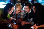 Der var ansatser til et spændende portræt af samspillet mellem generationer i HBO's 'Genera+ion'. Desværre endte serien med at have for travlt med at være generationsforelsket i sig selv, mener Eva Eistrup, der gav de første fire afsnit fire hjerter, men samlet set kun bedømmer serien til to hjerter. 