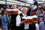 Sådan ser oktoberfest i München ud. Når sommeren er slut, skal der også være oktoberfest på Frue Plads i København. Det er et af de arrangementer, der har fået støtte af kommunens nye genopretningspulje.  Foto: Jens Dresling/POLFOTO