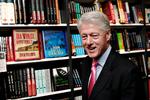 Den tidligere amerikanske præsident Bill Clinton har skrevet adskillige bøger, bl.a. en selvbiografi og en række politiske bøger. Men i 2018 debuterede han også som spændingsromanforfatter sammen med en af verdens rigeste bogsnedkere, den erfarne krimiforfatter James Patterson. De er nu klar med en opfølger.  Foto: Thomas Borberg/POLFOTO