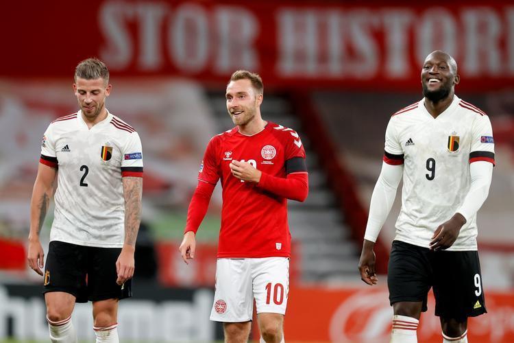 Da Danmark sidste år mødte Belgien i Nations League spillede Christian Eriksen mod en tidligere og nuværende holdkammerat: Toby Alderweireld fra Tottenham (tv.) og Romelu Lukaku fra Inter (th.). Foto: Jens Dresling/POLFOTO