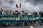     Den Grønne Studenterbevægelse arrangerede demonstration for klimaet lørdag 22. maj 2021. . De har ikke glemt klimaet. Men stadig flere unge danskere vælger bilen, og kampen for et bedre klima lider tilbageskridt i flere europæiske lande.  Foto Henning Hjorth