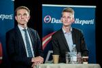 Kristian Thulesen Dahl (t.v.) har forholdt sig tavs om den interne debat, som Peter Kofod er en af hovedpersonerne i. Foto: Tim Kildeborg Jensen