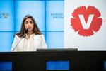 Vänsterpartiets leder Nooshi Dadgostar ser ud til at ville vælte regeringen mandag. Foto: Tt News Agency/Ritzau Scanpix