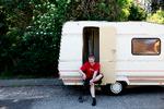 Allan Birk er hjemløs, men har netop købt sig en campingvogn. Det har været muligt, fordi han er en af 103 borgere, der har fået kontanthjælp med tilbagevirkende kraft i Københavns Kommune.  Foto: Thomas Borberg/POLFOTO