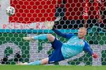 I EM-kampen mod Rusland var Kasper Schmeichel ikke i nærheden af redde straffesparket fra Dzyuba, men den danske målmand har før vist sig stærk i disciplinen. Foto: Jens Dresling/POLFOTO