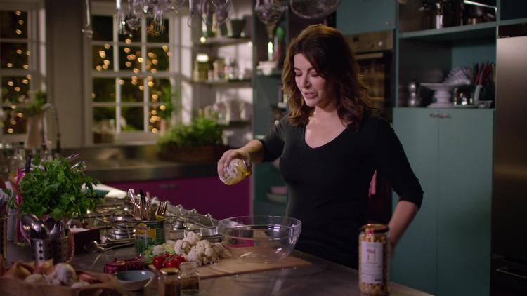 Spiser man for at leve eller lever man for at spise. Ifølge Nigella  Lawson er der ingen tvivl, maden skal være god. Ellers er det lige meget.  