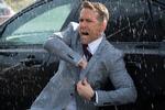Midt i alt fjolleriet opstår der faktisk en gang imellem komiske scener, ikke mindst på grund af Ryan Reynolds, der er en mester i underspillet, uskyldig komik. Foto: David Appleby