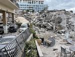 Det er stadig uvist, hvorfor bygningen kollapsede. Foto: Miami-dade Fire Rescue/Ritzau Scanpix