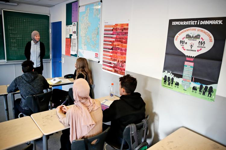 Et nyt studie peger på, at muslimske friskoleelever ikke er dårligere integreret end andre muslimske børn. Billedet her er fra en reportage på den muslimske friskole Al-Huda Skolen i Nordvest, København, i 2017. Foto: Jens Dresling/POLFOTO