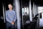 For 15 måneder siden blev hele verden med et farvet orange, og Erik Brøgger Rasmussens job som direktør for Organisation og Borgerservice i Udenrigministeriet ændrede sig markant. Foto: Mads Nissen/POLFOTO