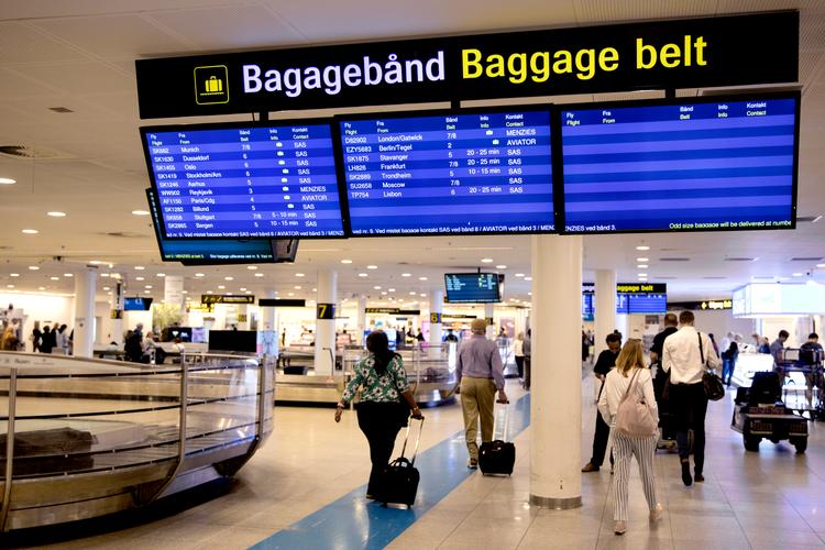 Bagageportørerne i Københavns lufthavn nedlagde tirsdag formiddag arbejdet, hvilket gav forsinkelser både ved afrejse og ankomst (arkivfoto). Foto: Finn Frandsen/POLFOTO