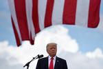 Donald Trump besøgte onsdag den amerikansk-mexicanske grænse, hvor han fordømte indvandringen til USA, som han kalder for ’en katastrofe’. Foto: Callaghan O'hare/Ritzau Scanpix