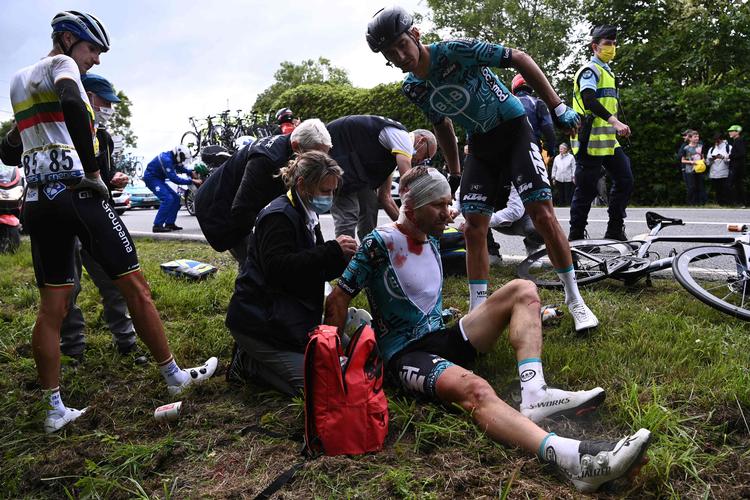 Billedet er ikke fra selve styrtet men fra samme etape.  Foto: Anne-christine Poujoulat/Ritzau Scanpix