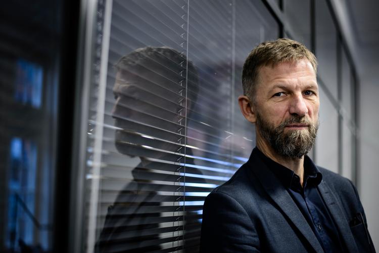 Anders Krab-Johansen, koncerndirektør i Berlingske Media og talsmand for DPCMO, Danish Presspublishers Collective Management Organization, gør klar til at forhandle med tech-giganterne om retten til mediernes indhold. Foto: Philip Davali/POLFOTO