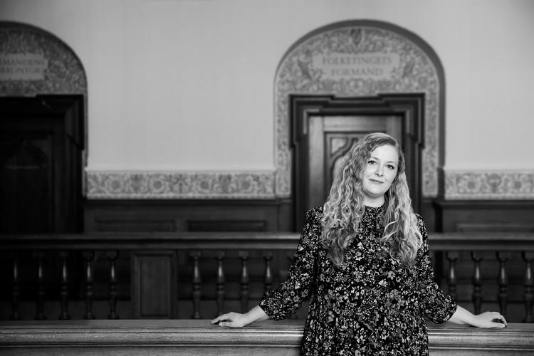 SF har fået blå mærker af at være med i forhandlingerne om Danmarks nye, store infrastrukturplan. Et af de blå mærker kommer i form af anlægningen af en Hærvejsmotorvej, som er stik imod SF's politik. Til gengæld mener partiet, at de har fået kæmpet mere kollektivtrafik og cyklisme ind i aftalen. Er de blå mærker det hele værd, eller ender partiet med at få indre blødninger? Foto: Thomas Borberg/POLFOTO