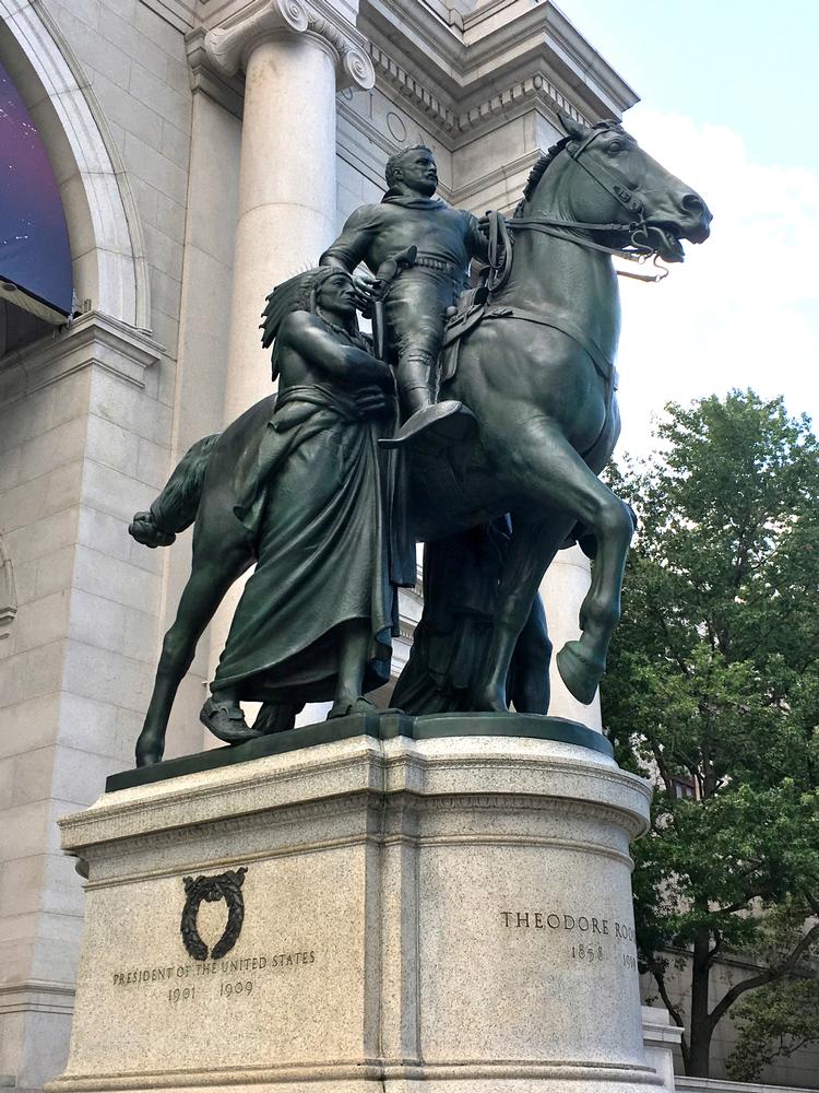 Statuen af Theodore Roosevelt foran The Museum of Natural History. Foto: Strf/star Max/ipx/Ritzau Scanpix
