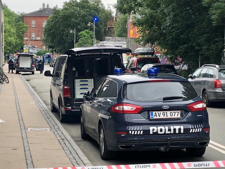 Det er endnu uvist, hvad der førte til skyderiet af to mænd på Christiania natten til lørdag. En 22-årig er afgået ved døden, mens en 31-årig mand blev såret. Foto: Claus Paaske 