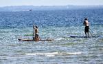 »Paddleboards er overrepræsenteret i redningsstatistikkerne. Det er en risikofyldt aktivitet«. Sådan siger Anders Myrhøj, der er kystlivredningschef i TrygFonden Kystlivredning om paddleboards, der kan skabe problemer og farlige situationer, dom kræver hjælp fra livreddere. Foto: Ernst van Norde